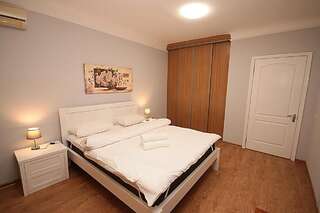 Апартаменты Inn Home Apartments - Pechersk area Киев Апартаменты «Центральные» с 2 спальнями - бульвар Леси Украинки, 1/4-8